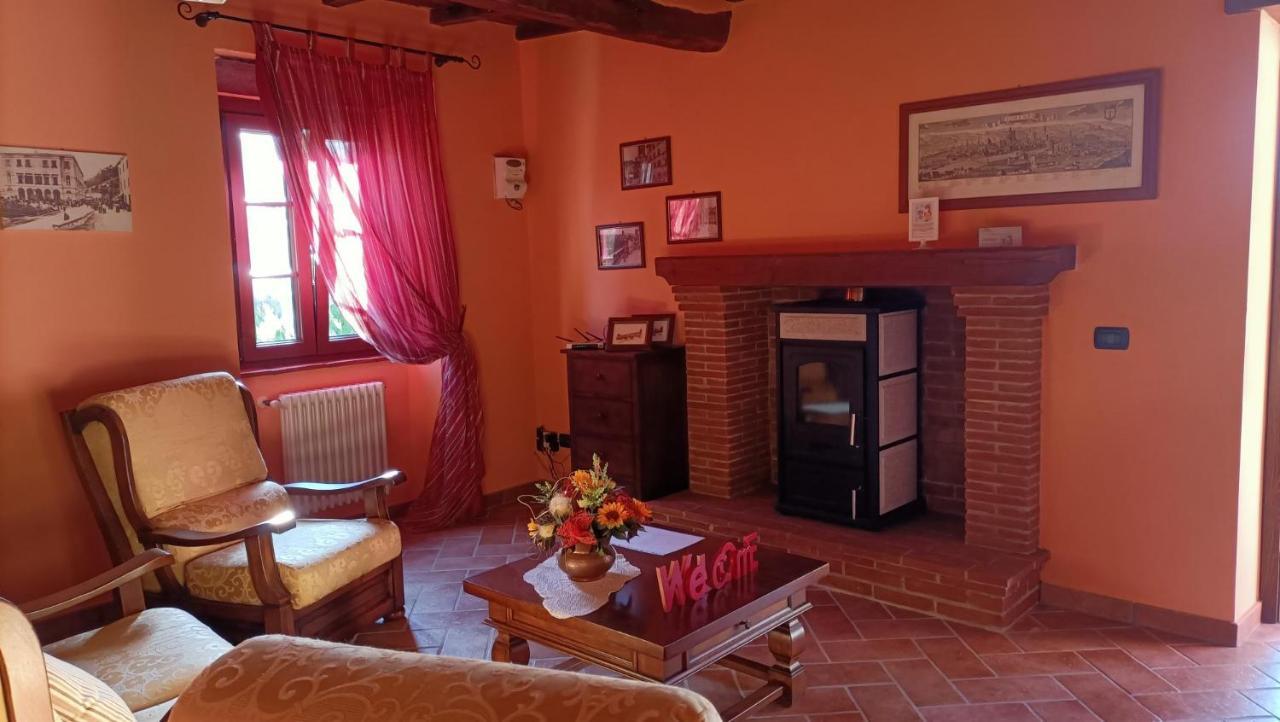 La Collina Dei Franchi Acomodação com café da manhã Camporgiano Exterior foto